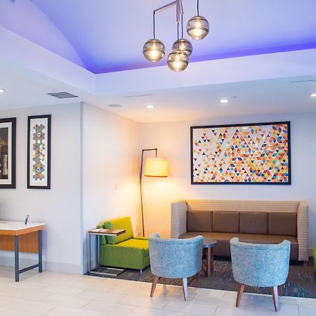 Holiday Inn Express Hotel & Suites Chester By Ihg Eksteriør bilde