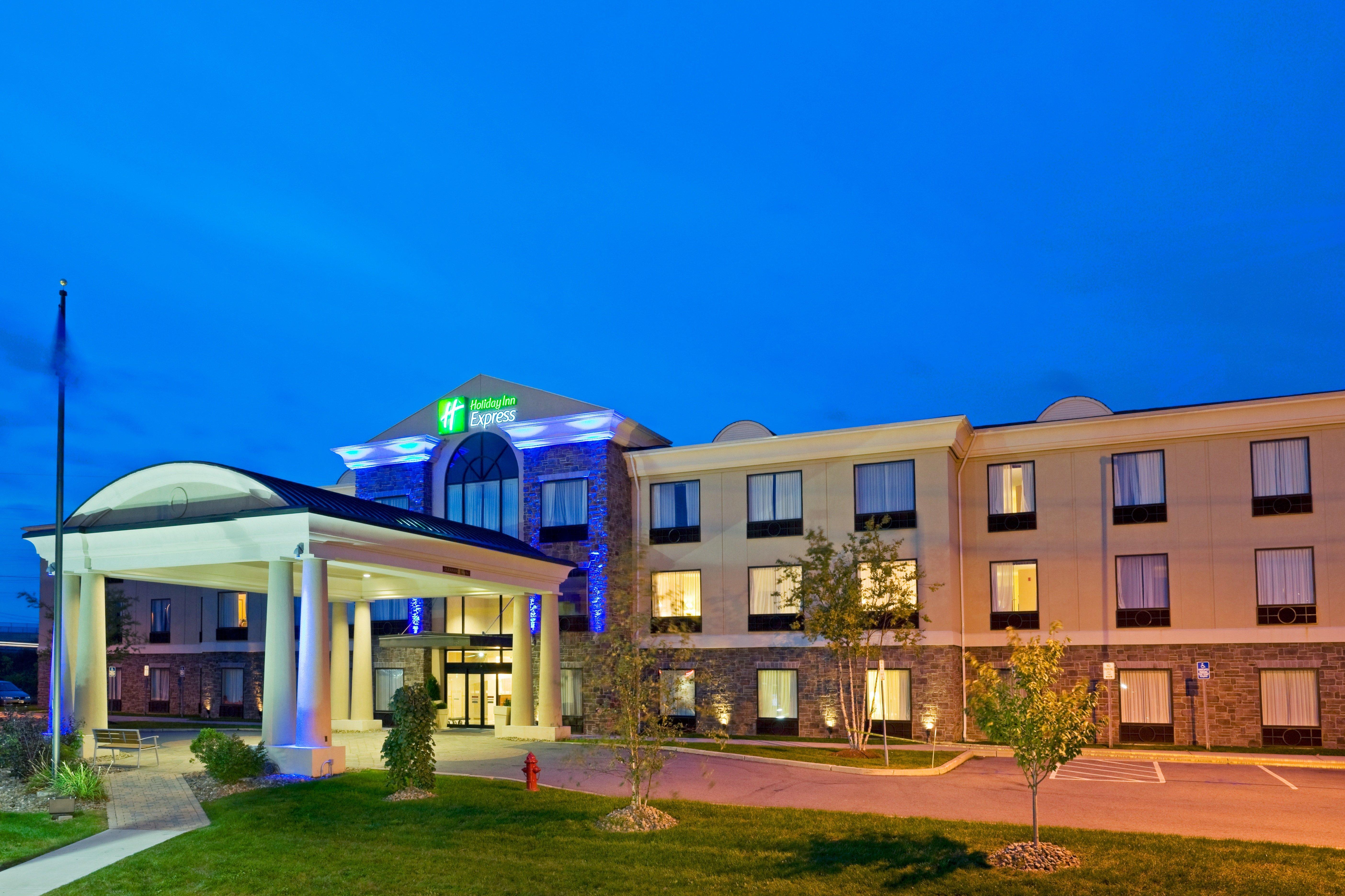 Holiday Inn Express Hotel & Suites Chester By Ihg Eksteriør bilde
