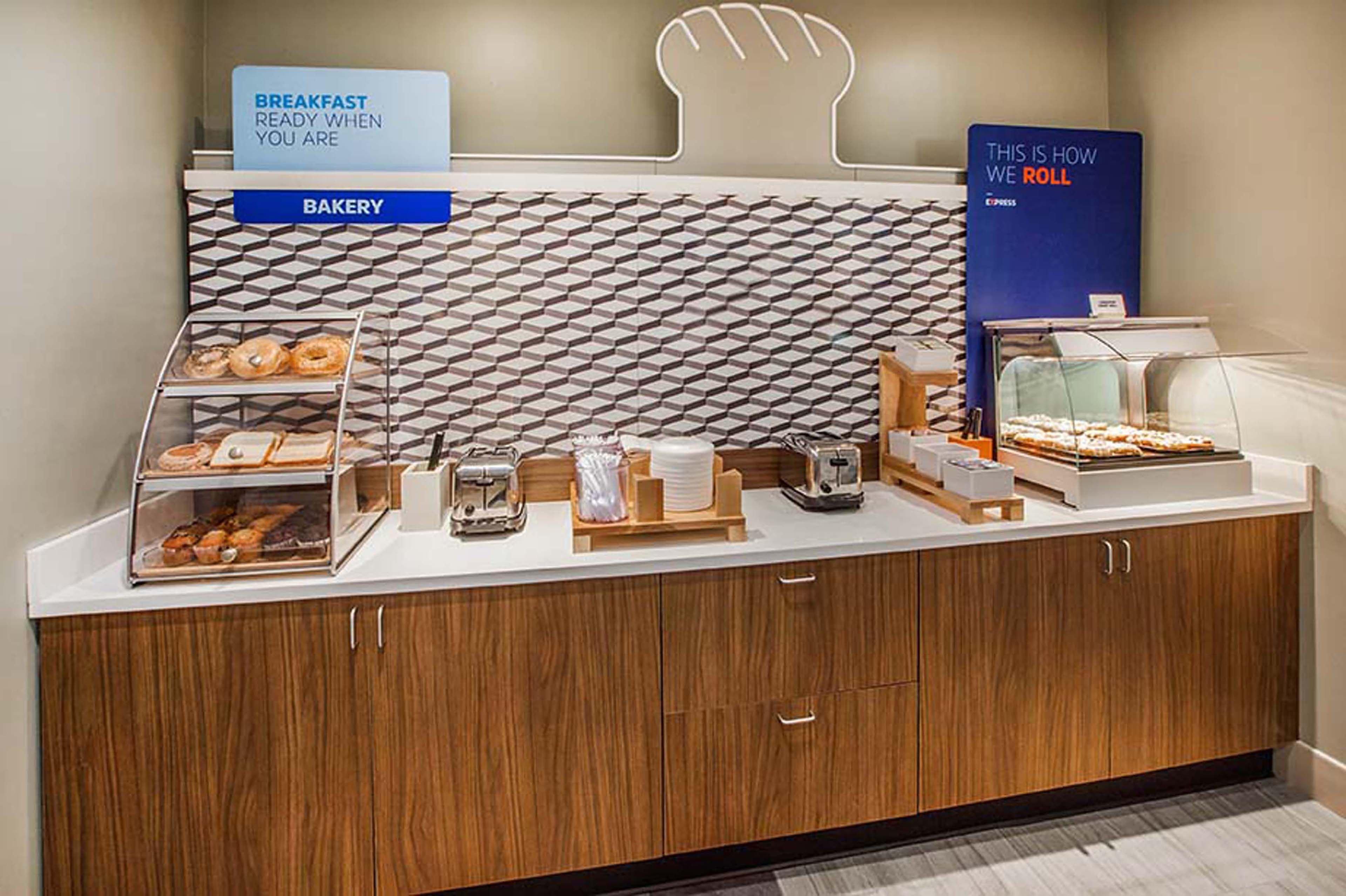 Holiday Inn Express Hotel & Suites Chester By Ihg Eksteriør bilde