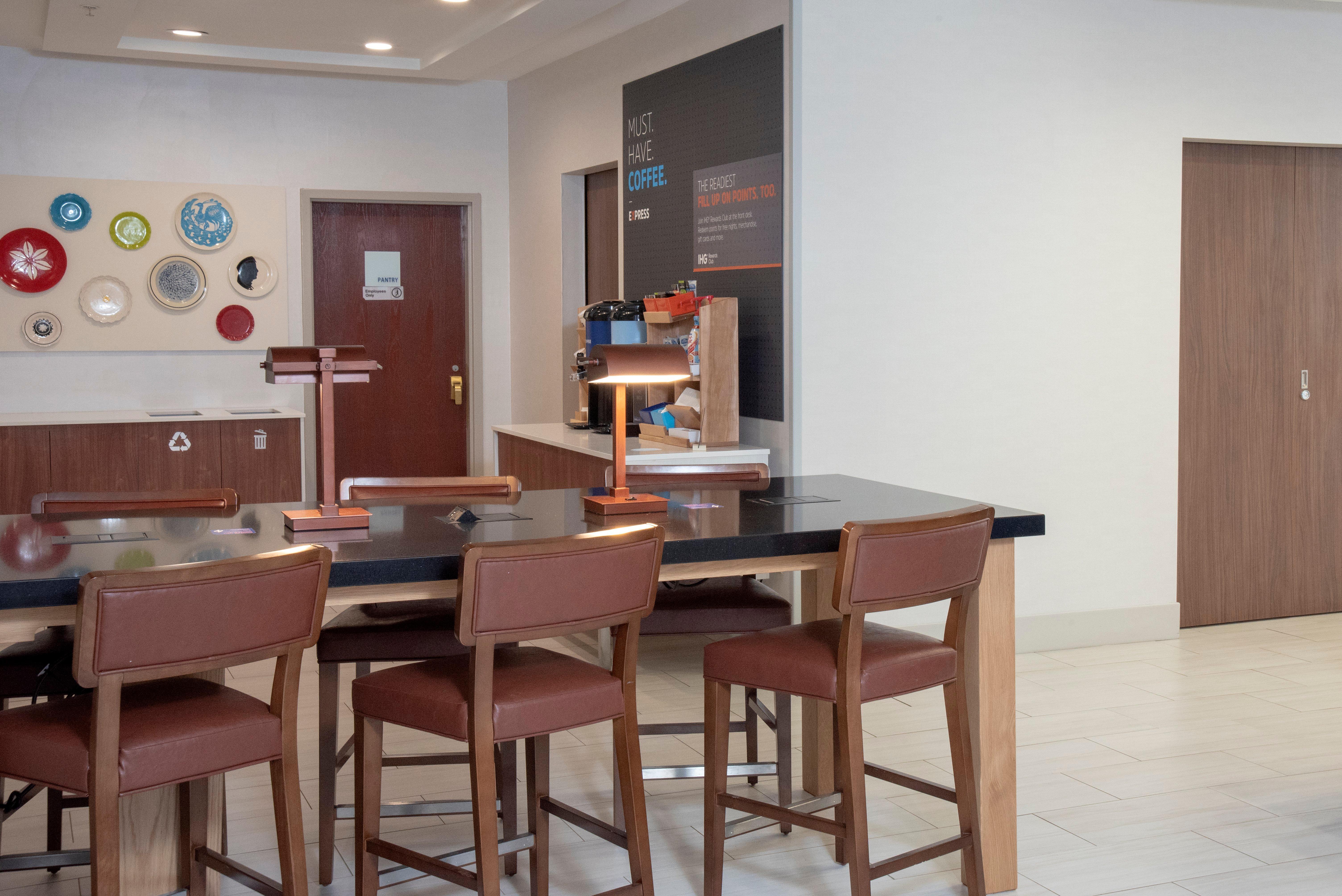 Holiday Inn Express Hotel & Suites Chester By Ihg Eksteriør bilde